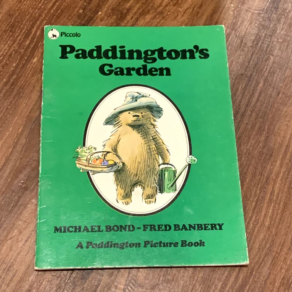 Paddington's Garden Green Paperback Picture Book Bond Banbery Piccolo 1972 1982